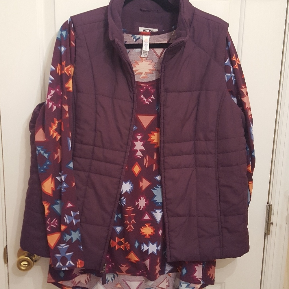 GENTLY WORN - ATHLETIC WORKS OUTDOOR VEST -  XL